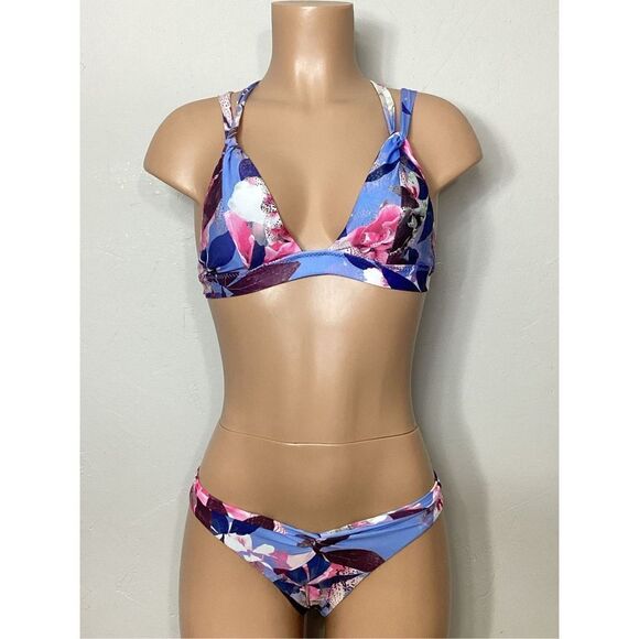 New. BECCA blue floral bikini set. S-top/XS-bottom. Retails $149 - Picture 2 of 9